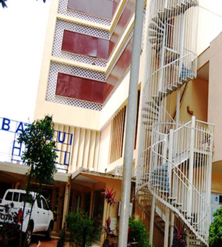 Oubangui-Hotel Entrance